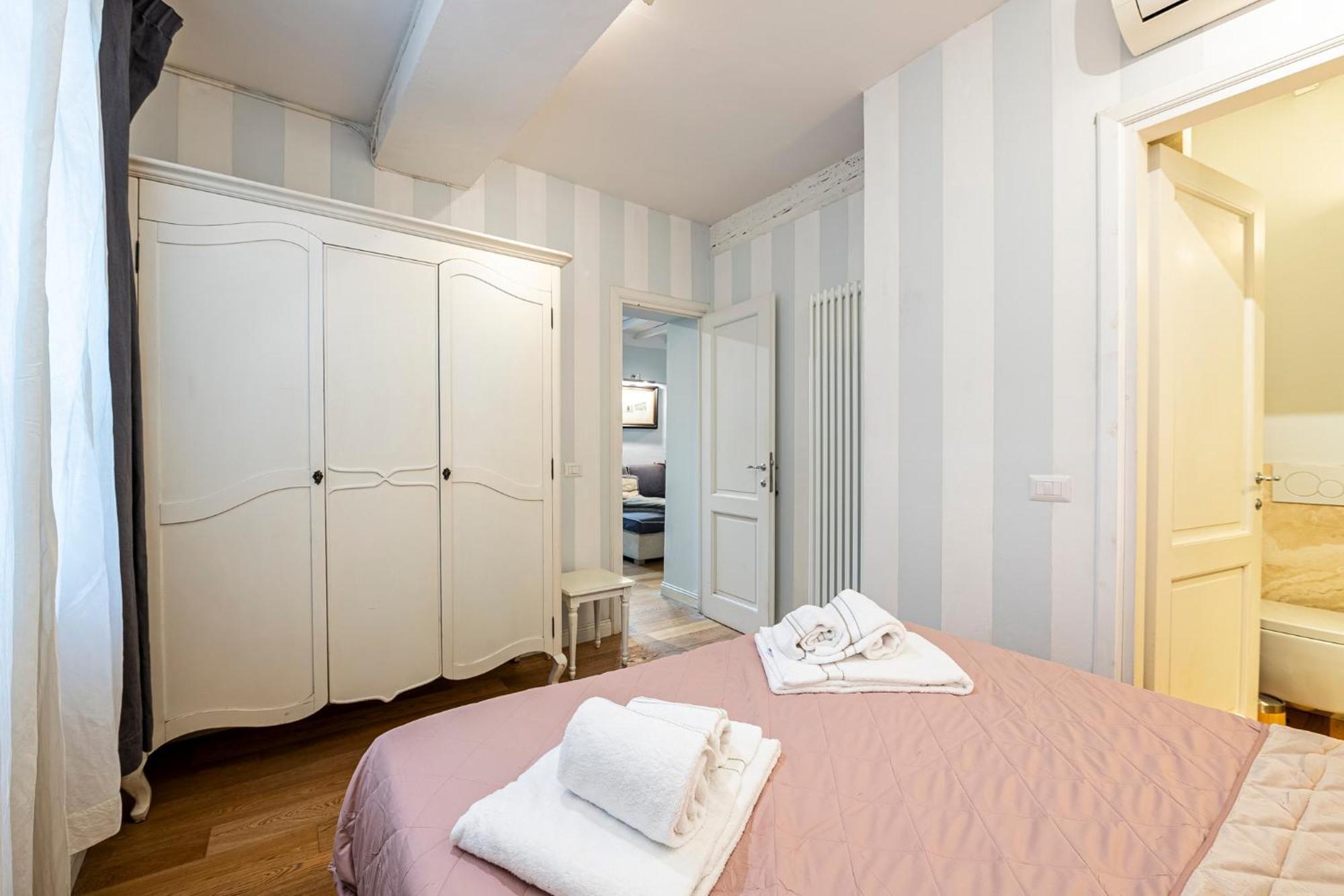 Suite In Pz. Michelangelo: Due Camere Con Due Bagni Florence Buitenkant foto